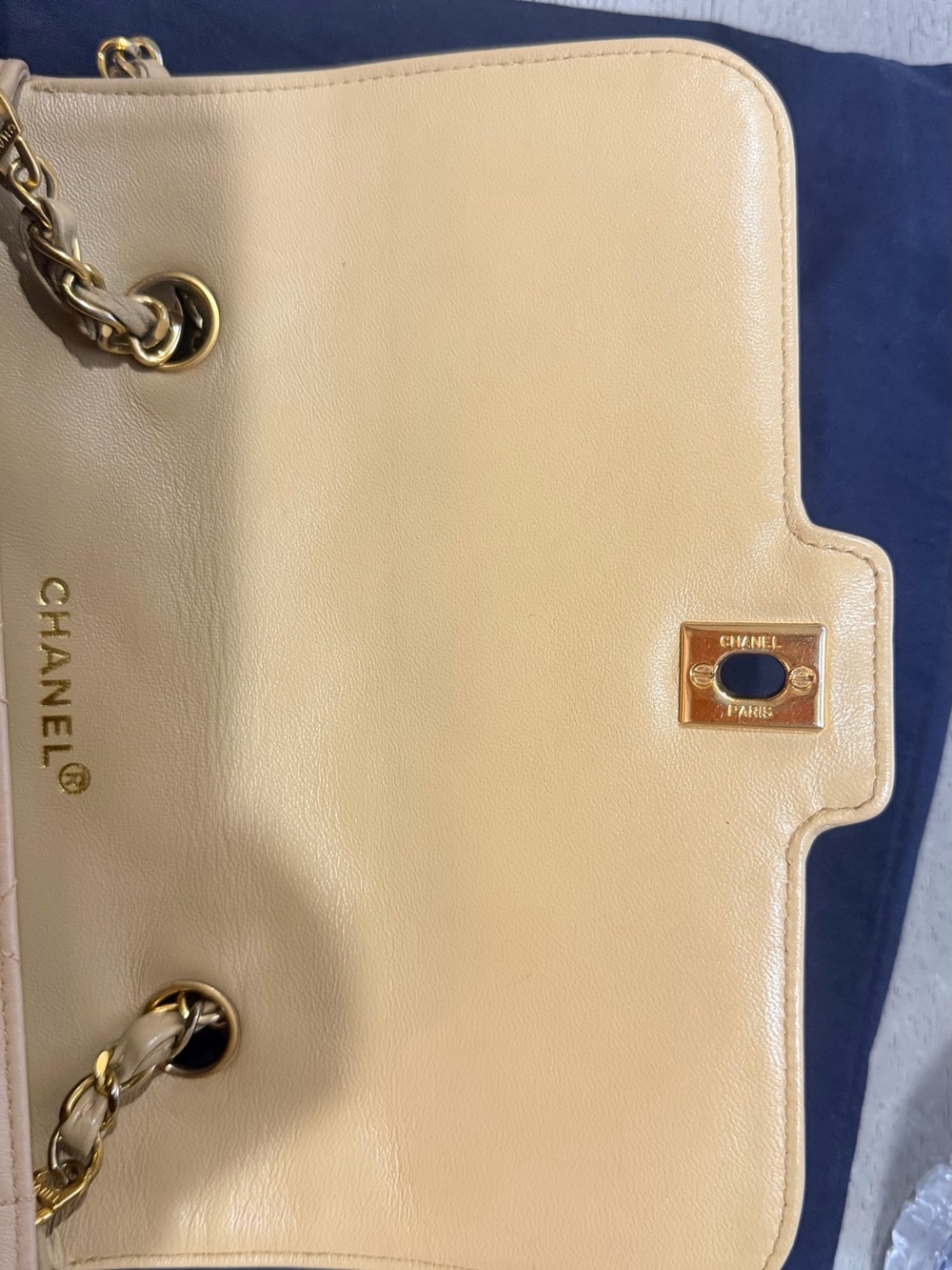 CHANEL Quilted Shoulder Bag in Pale Yellow with Gold Chain - Picture 7 of 10